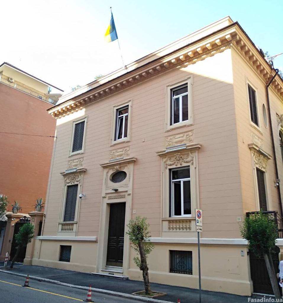 Вікна REHAU для посольства України в Італії